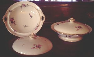 Haviland Cleveland for Rice & Burnett red logo under each item written in French